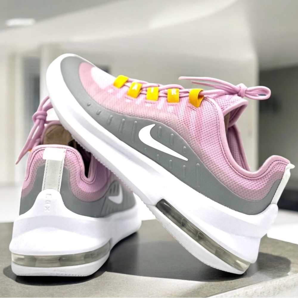 Women's Nike Air Max Axis - Arctic Light Pink/White